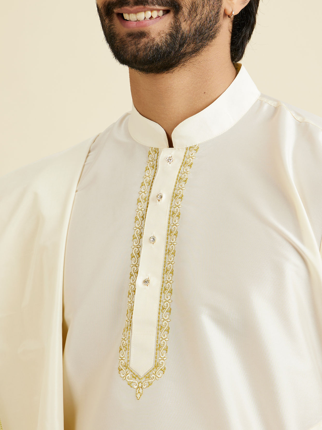 Manyavar Men Classy White Kurta Pancha Set With Dupatta