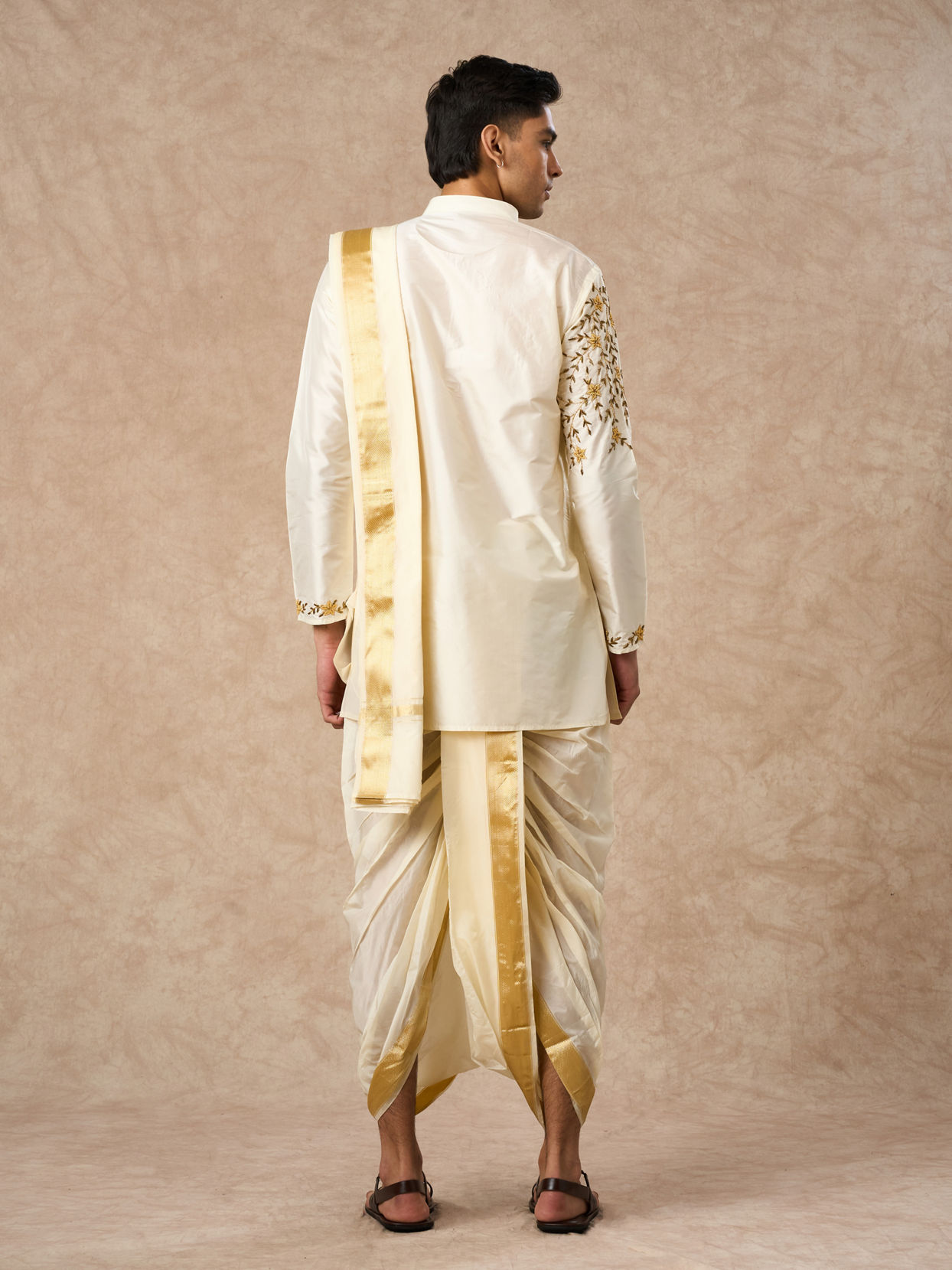 Manyavar Men Cream Silk Veshti Dhoti with Dupatta