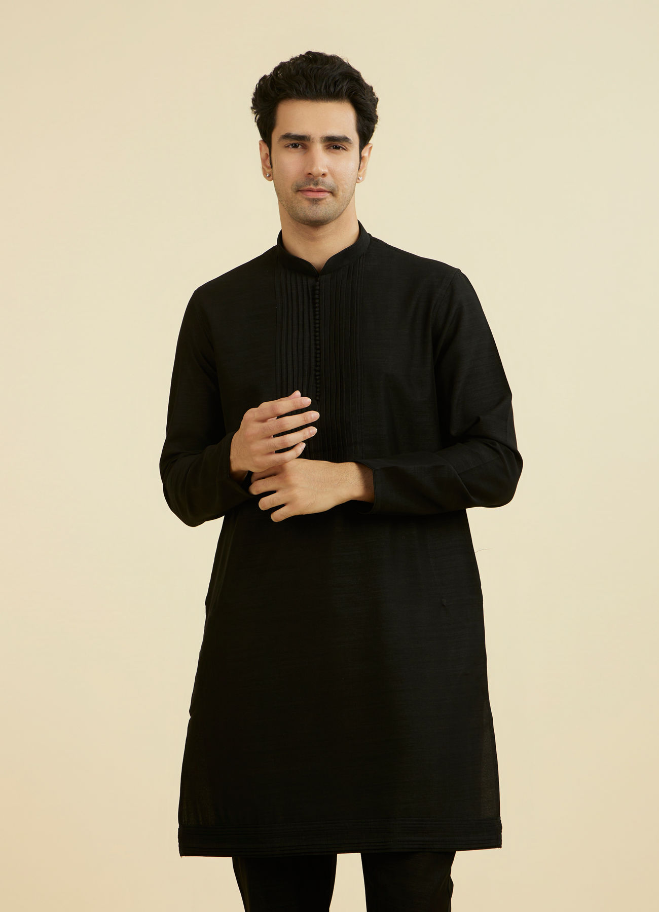 Manyavar Men Elegant Black Ensemble Kurta Churidar