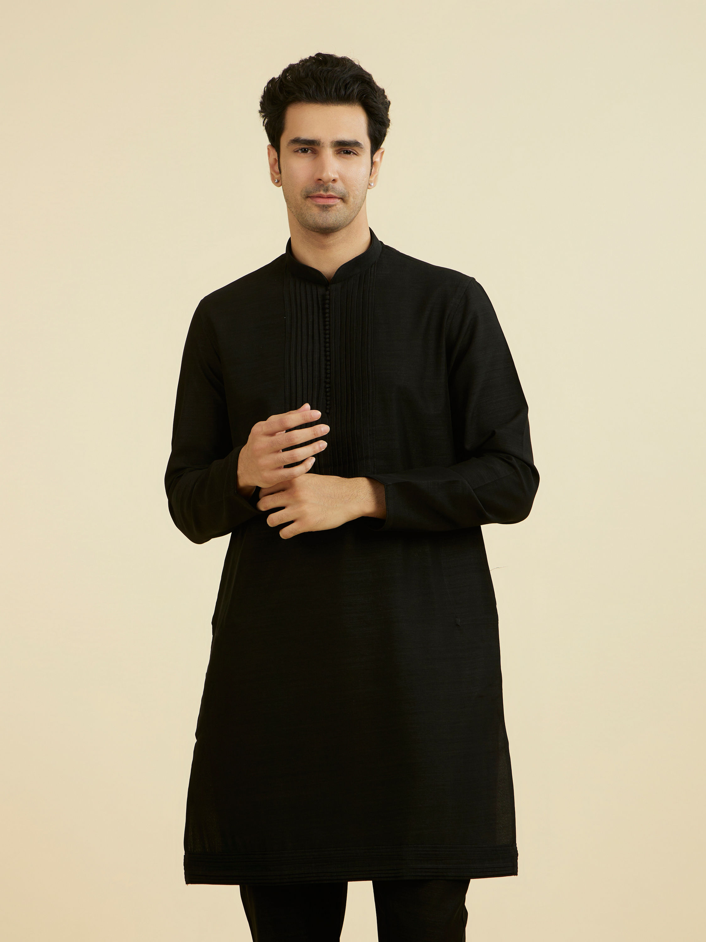 Manyavar Men Elegant Black Ensemble Kurta Churidar