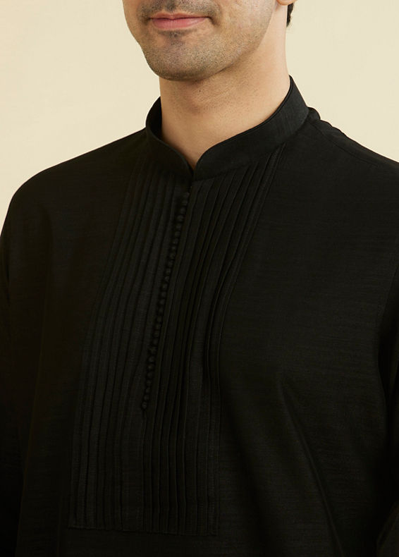 Manyavar Men Elegant Black Ensemble Kurta Churidar
