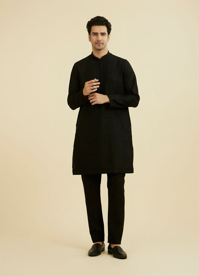 Manyavar Men Elegant Black Ensemble Kurta Churidar