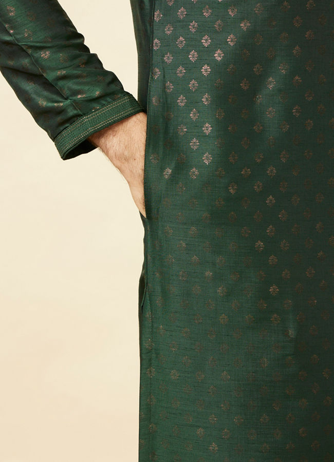 alt message - Manyavar Men Forest Green Buti Printed Kurta Set image number 3