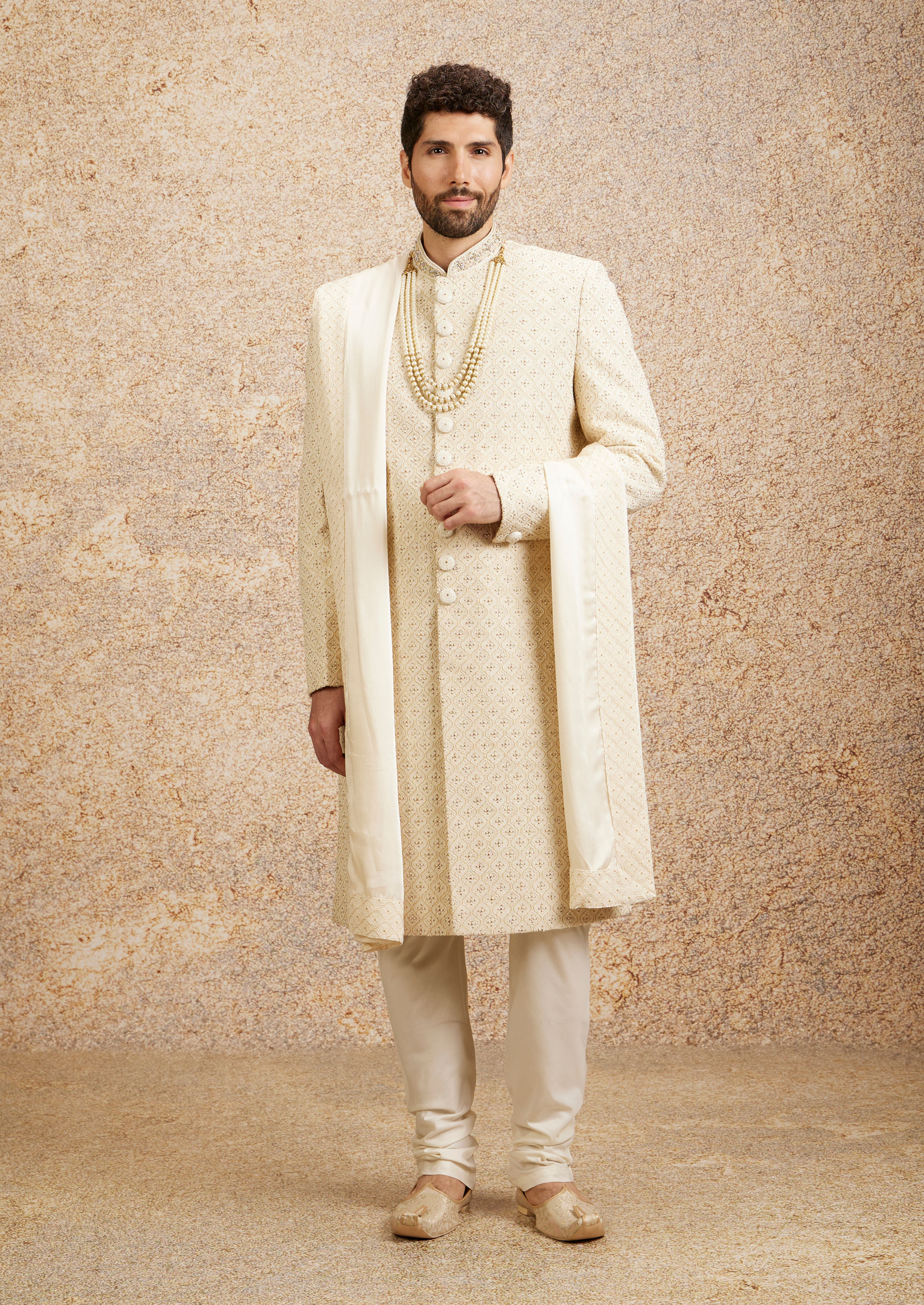 alt message - Twamev Men Shell Cream Embroidered Sherwani Set image number 2