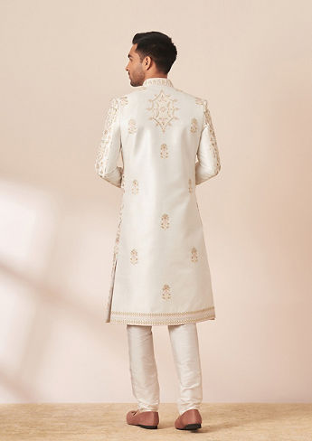 alt message - Twamev Men Off White Self Embroidered Sherwani with Dupatta image number 2