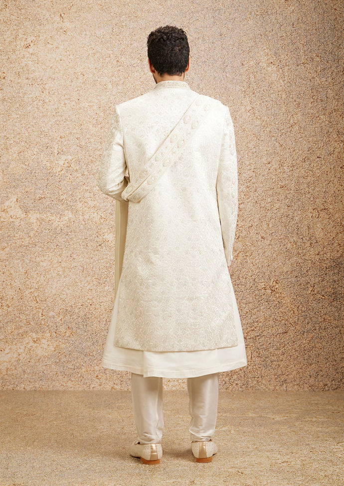 Twamev Men Regal Warm White Georgette Sherwani image number 3