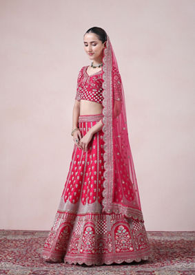 alt message - Twamev Women Royal Rani Lehenga image number 2