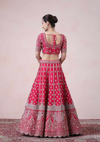 alt message - Twamev Women Royal Rani Lehenga image number 4