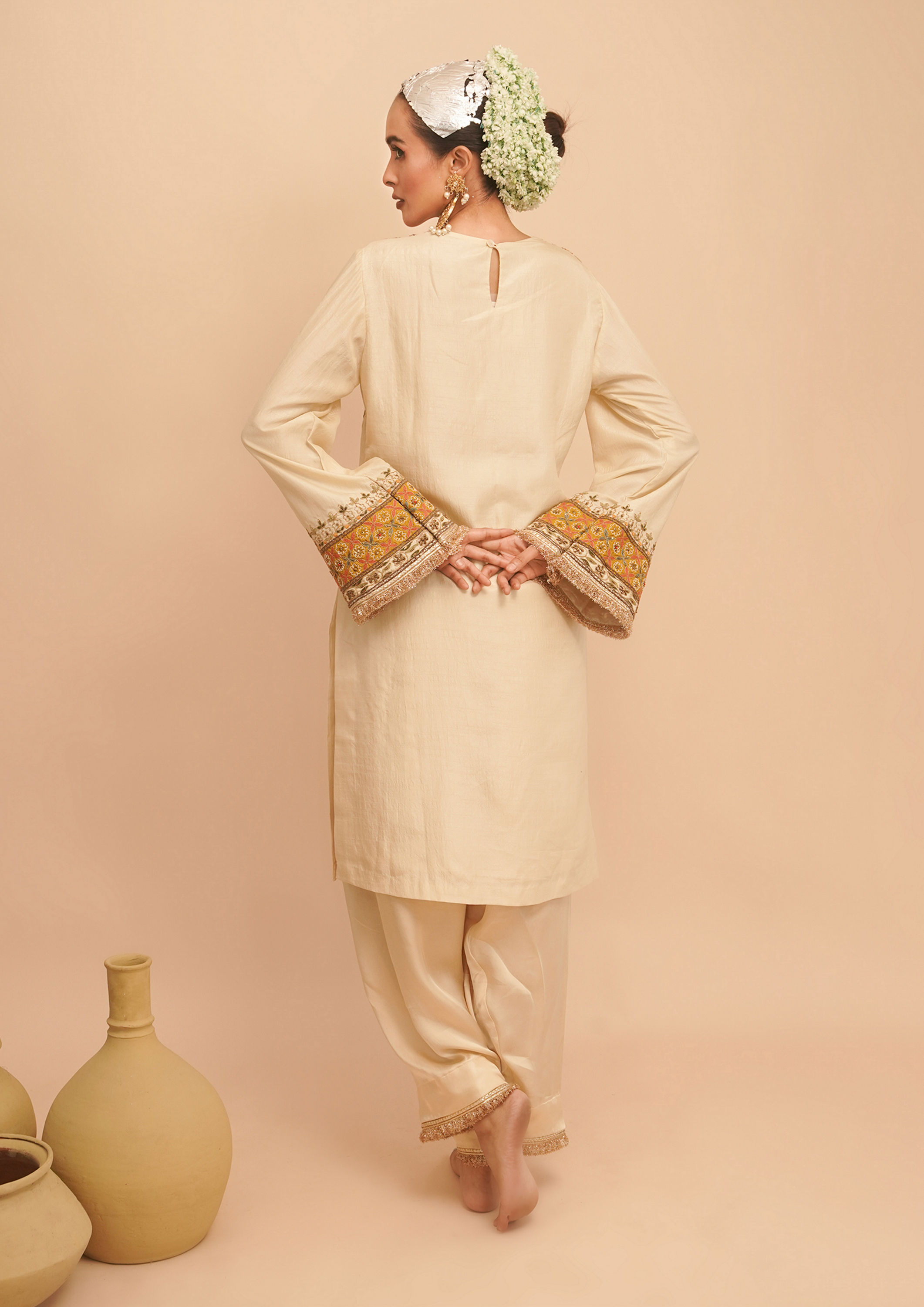 alt message - Twamev Women Cream Elegance Stitched Suit image number 4