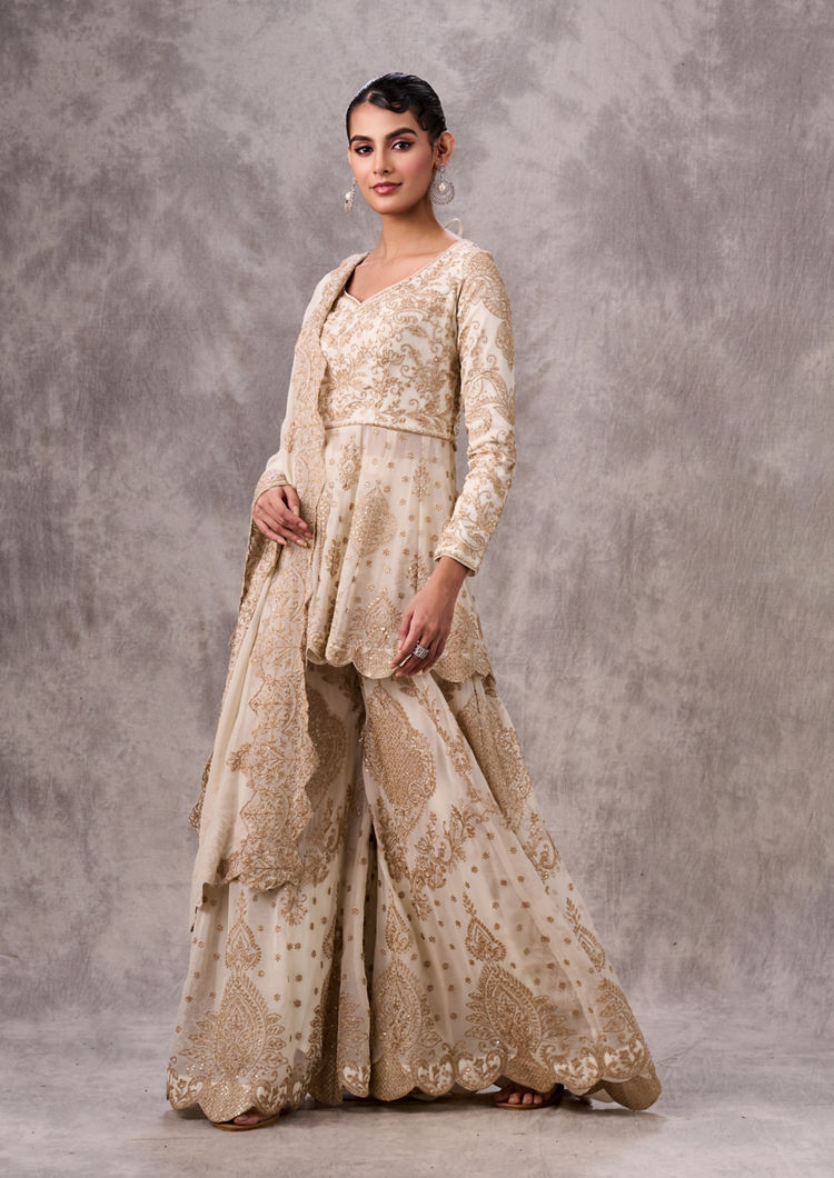 Twamev Women Enthralling Cream Stitched Suit Georgette