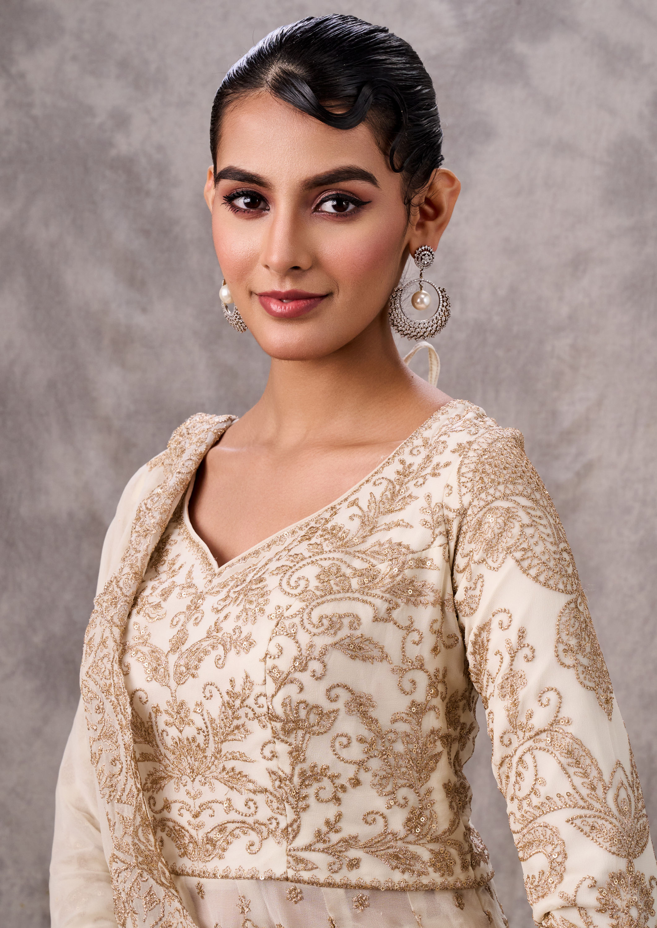 Twamev Women Enthralling Cream Stitched Suit Georgette