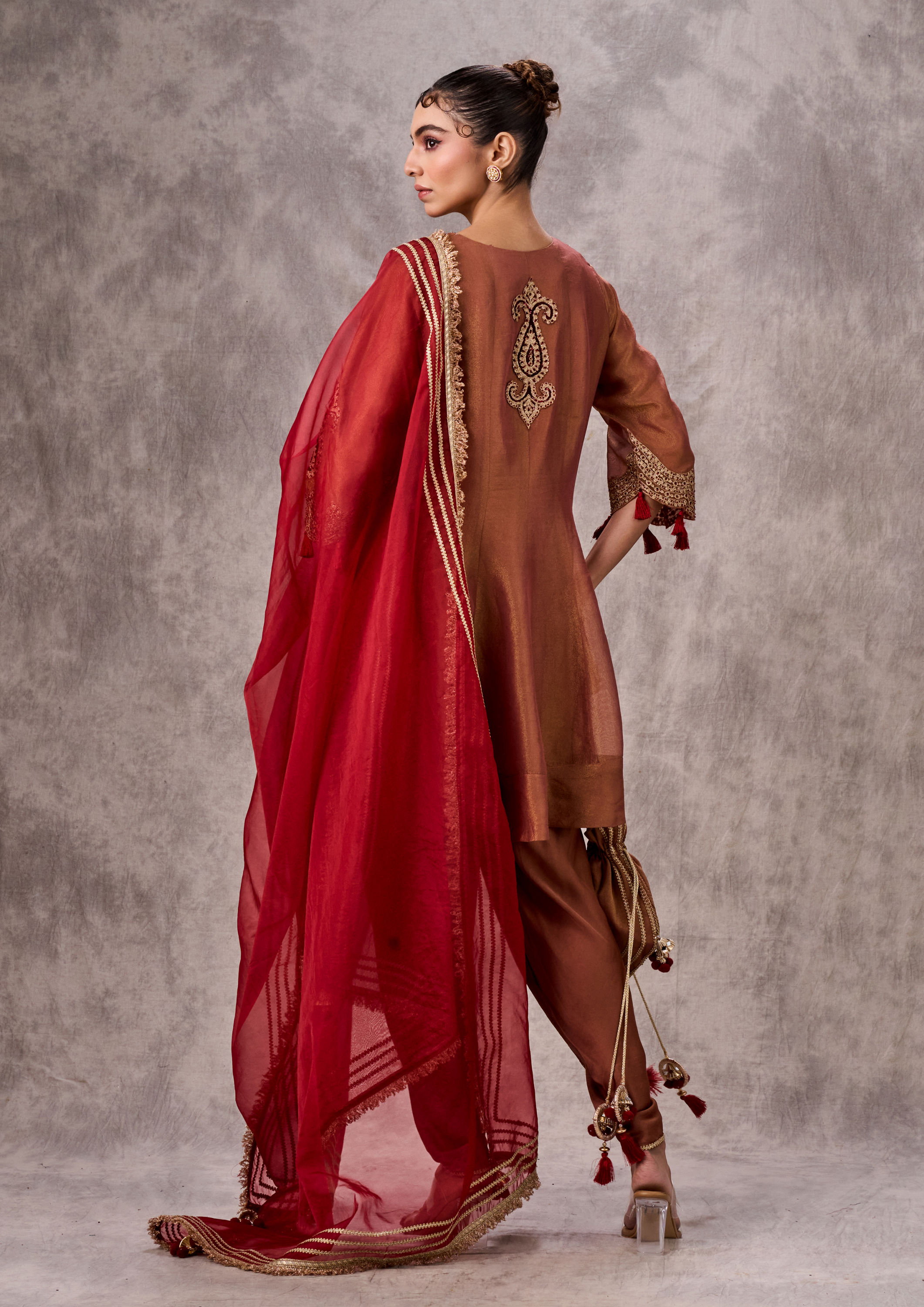 Twamev Women Peach Elegance Tissue Stitched Suit