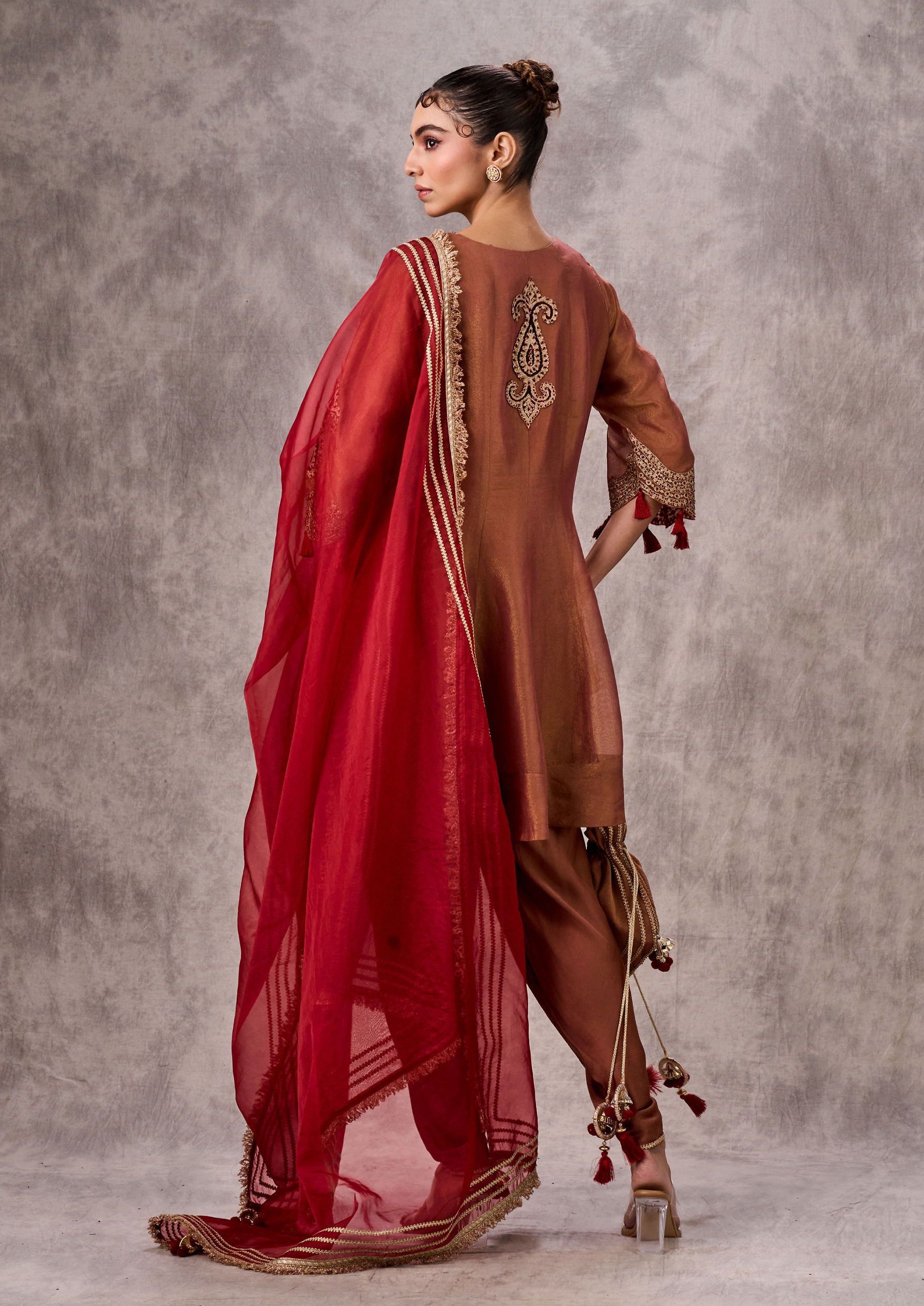 Twamev Women Peach Elegance Tissue Stitched Suit