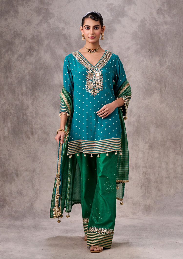 Twamev Women Rama Green Chinon Stitched Suit