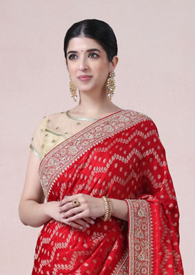 alt message - Twamev Women Regal Red Satin Saree image number 1