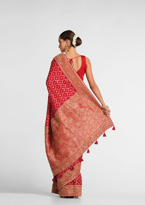 Twamev Women Graceful Rani Wedding Saree