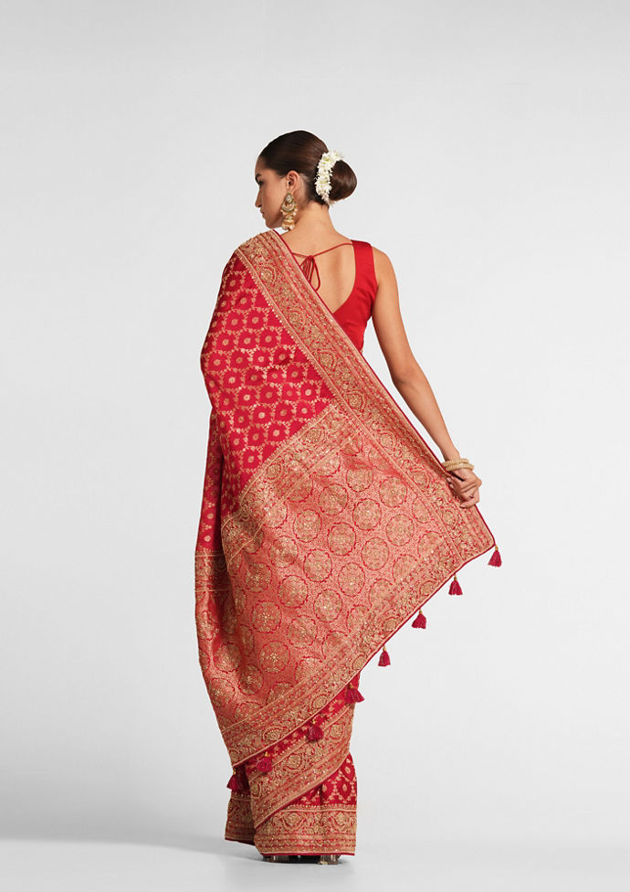 Twamev Women Graceful Rani Wedding Saree