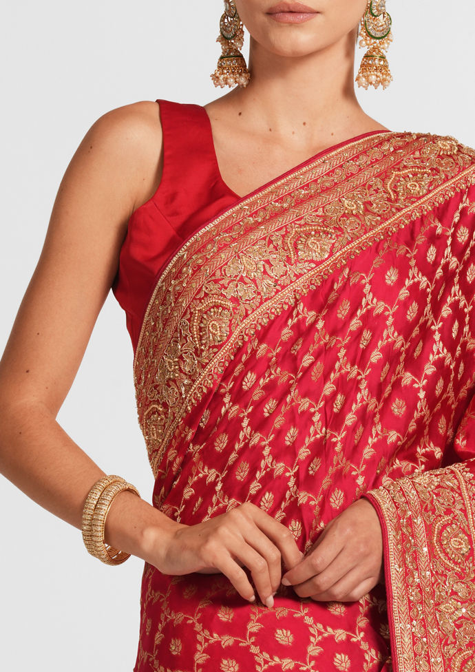 Twamev Women Graceful Rani Wedding Saree