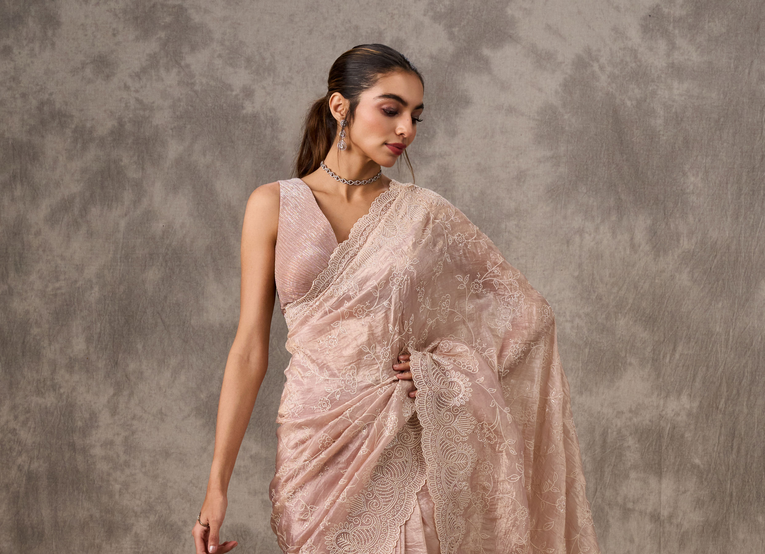 Twamev Women Dusty Pink Organza Tonal Jaal Thread Embroidered Saree