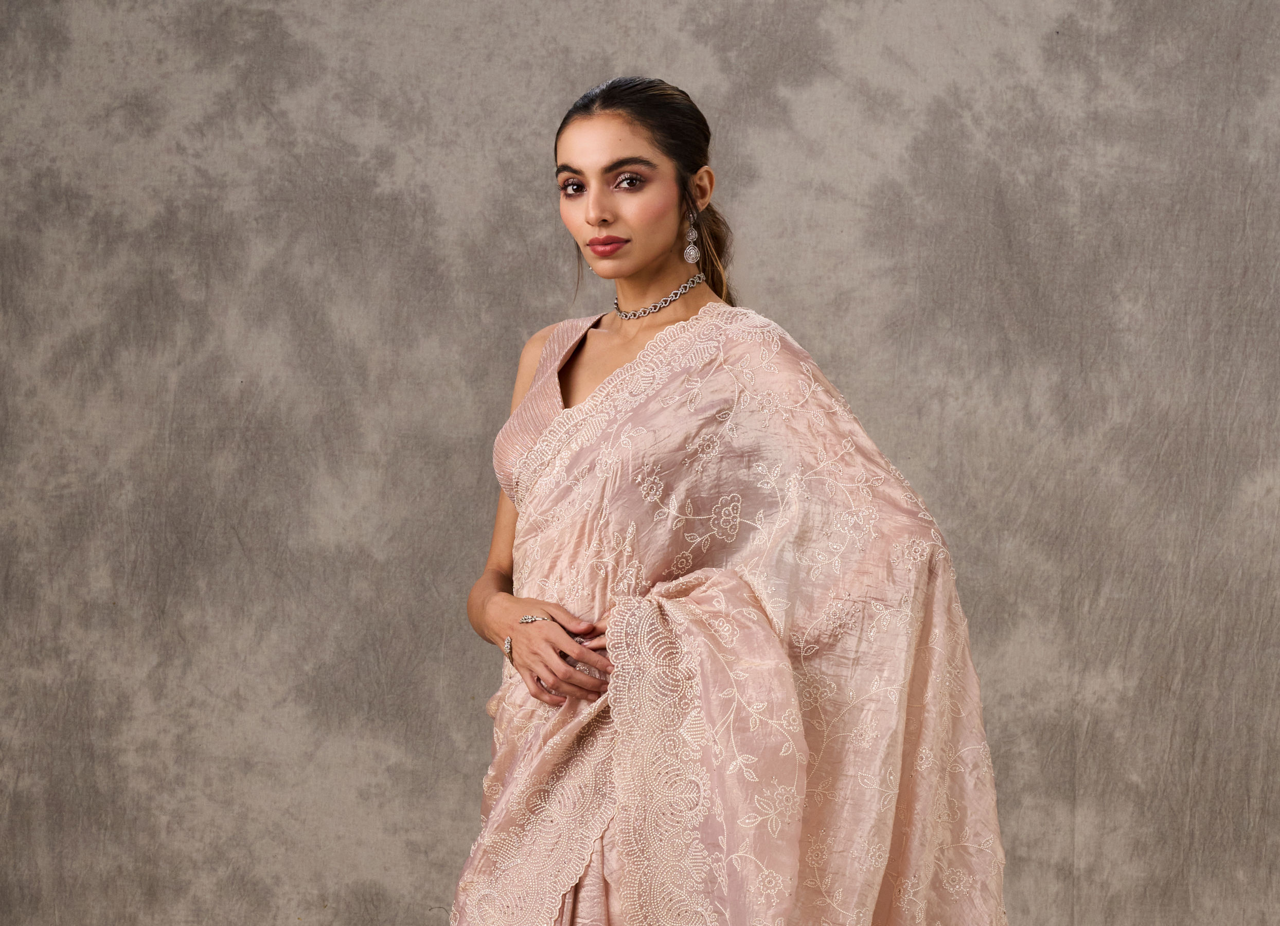 Twamev Women Dusty Pink Organza Tonal Jaal Thread Embroidered Saree