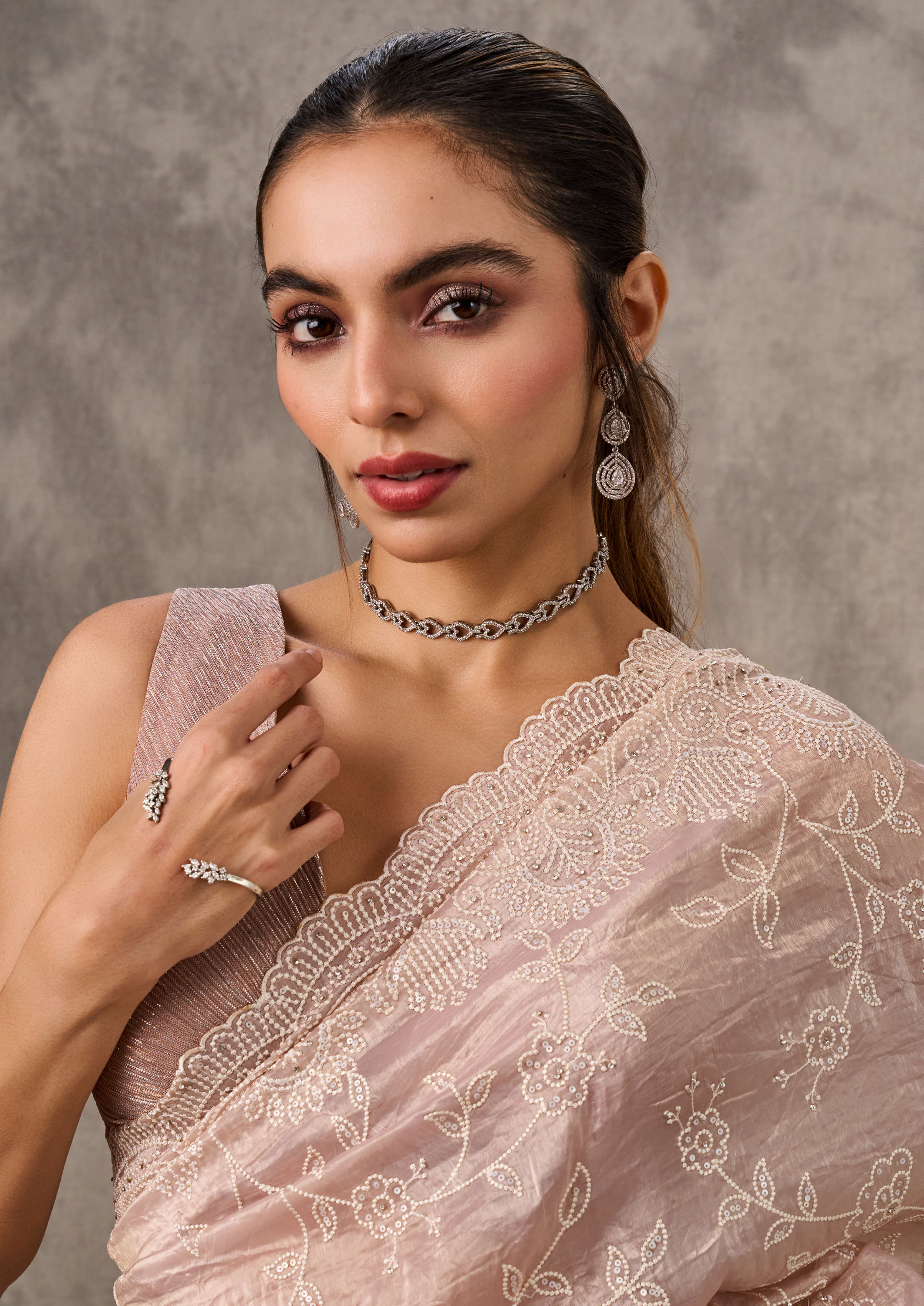Twamev Women Enchanting Dusty Pink Organza Saree