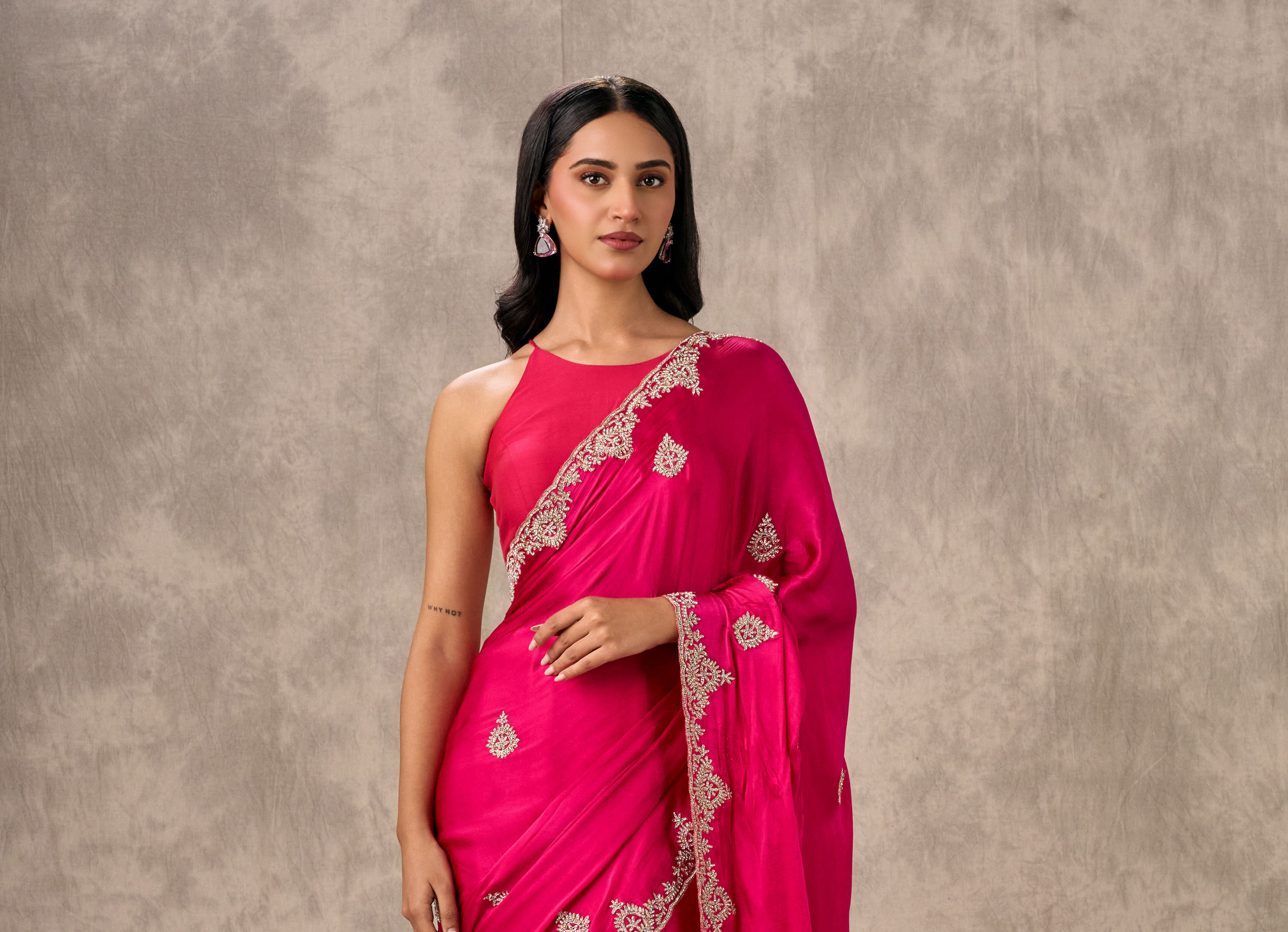 Twamev Women Ravishing Pink Satin Saree