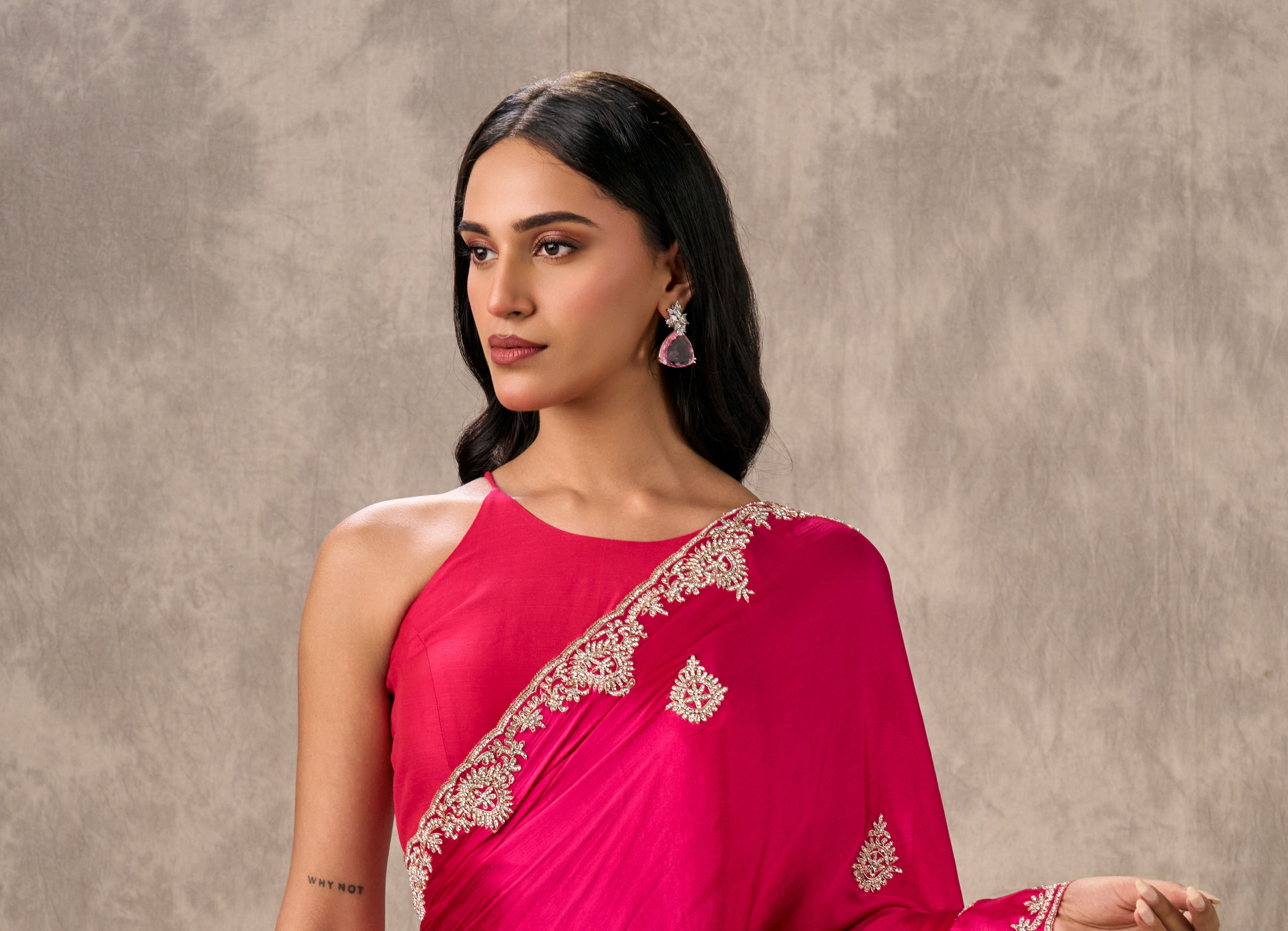 Twamev Women Ravishing Pink Satin Saree