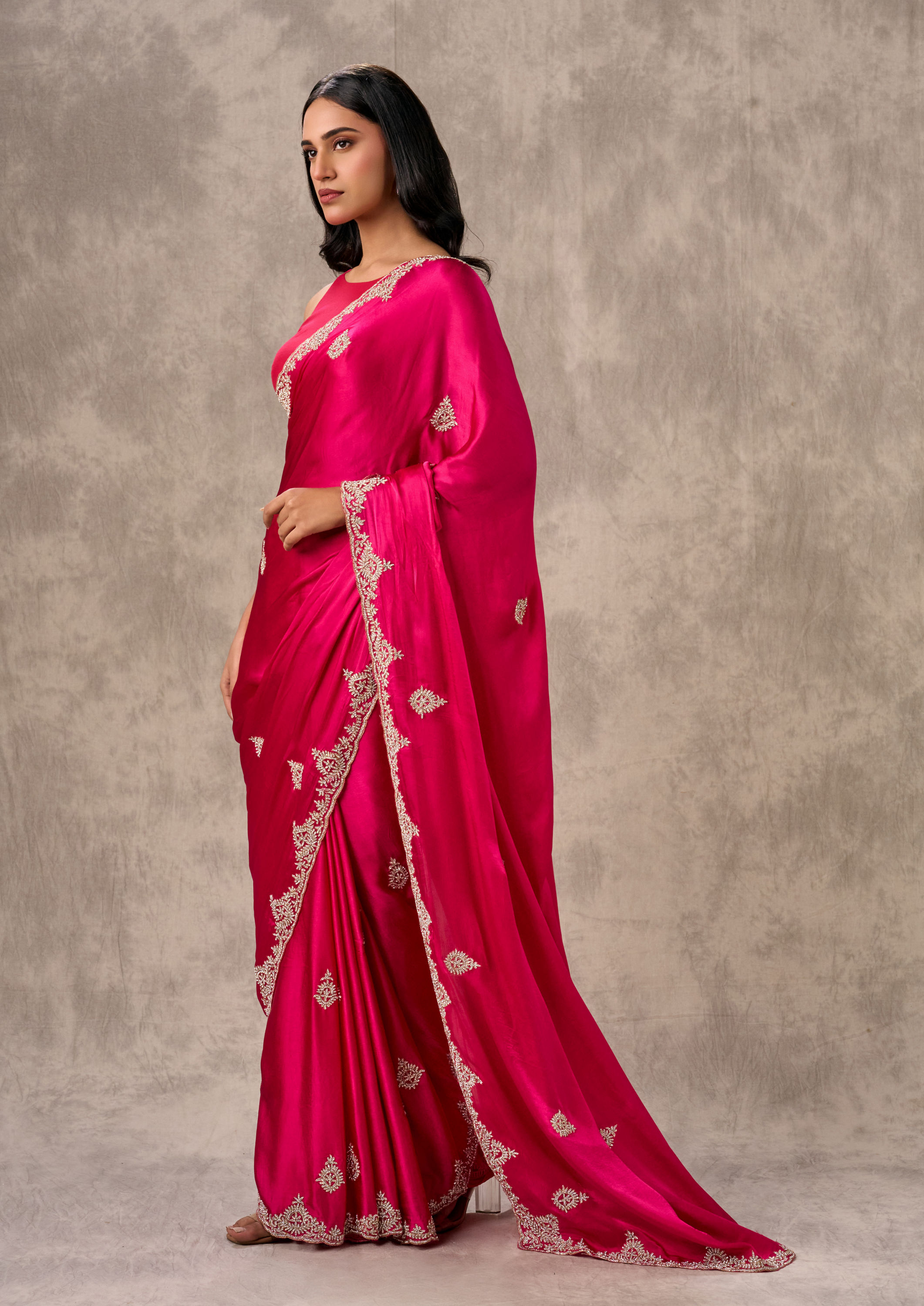 Twamev Women Ravishing Pink Satin Saree