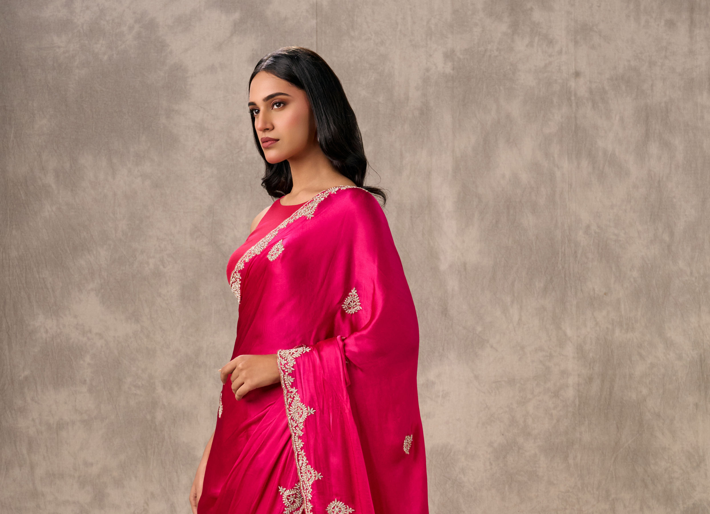 Twamev Women Ravishing Pink Satin Saree