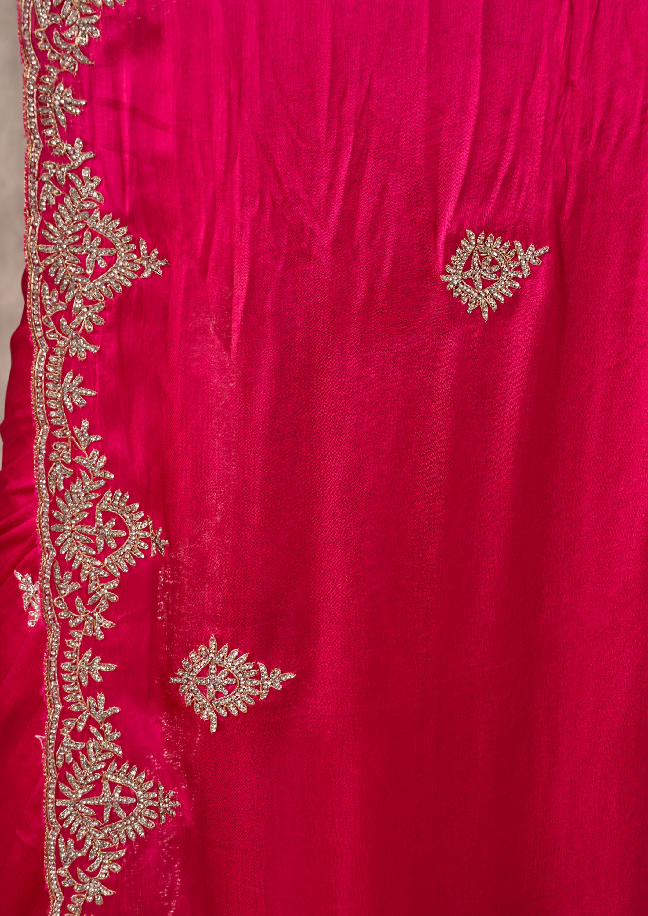 Twamev Women Ravishing Pink Satin Saree