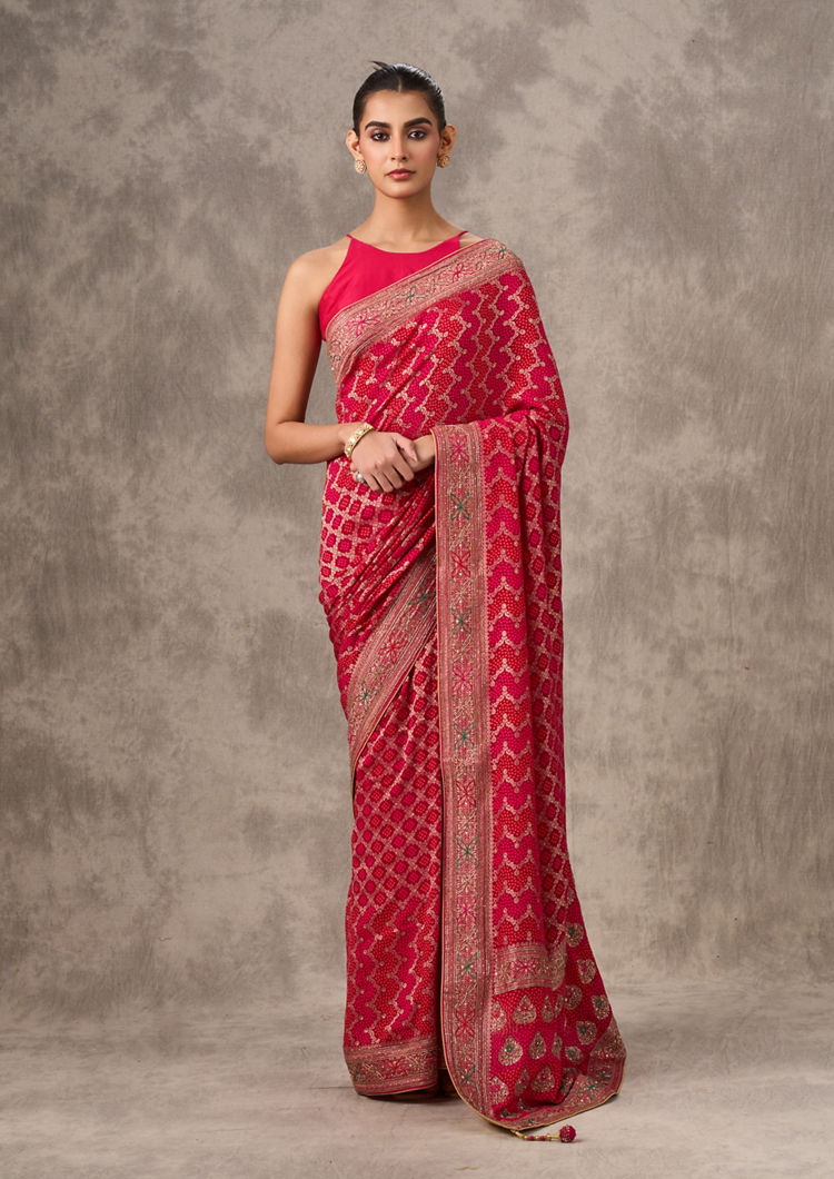 Twamev Women Pink Extravaganza Georgette Saree