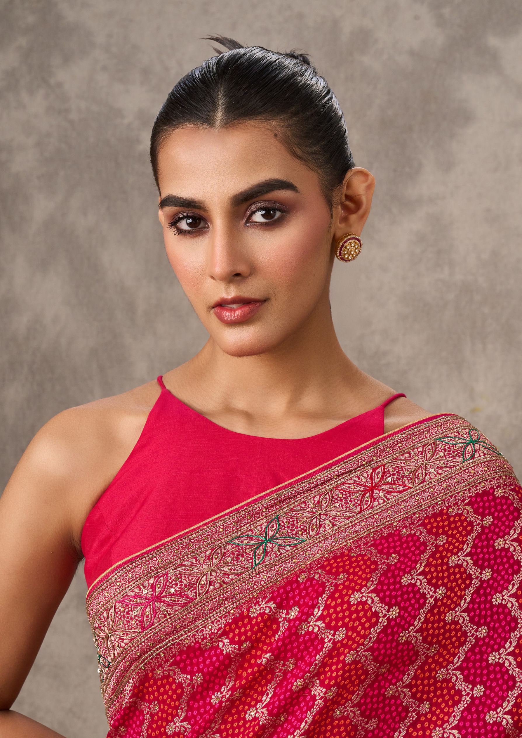 Twamev Women Pink Extravaganza Georgette Saree