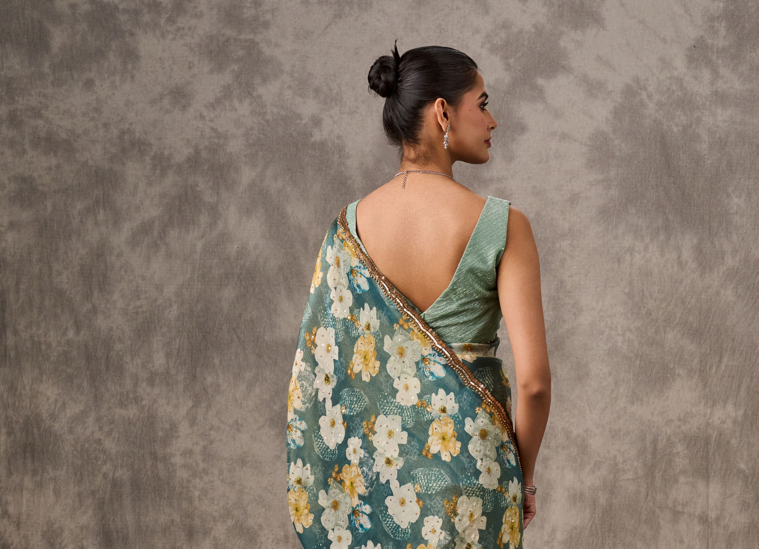 Twamev Women Light Blue Tissue Elegance Saree