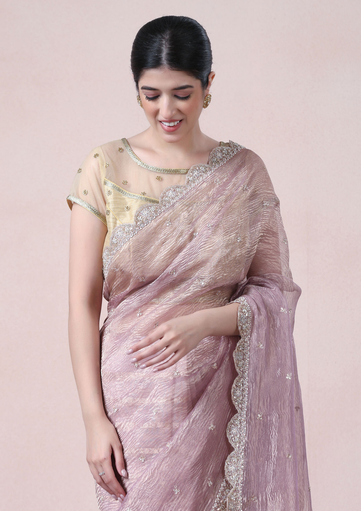 alt message - Twamev Women Sheen Purple Tissue Saree image number 1