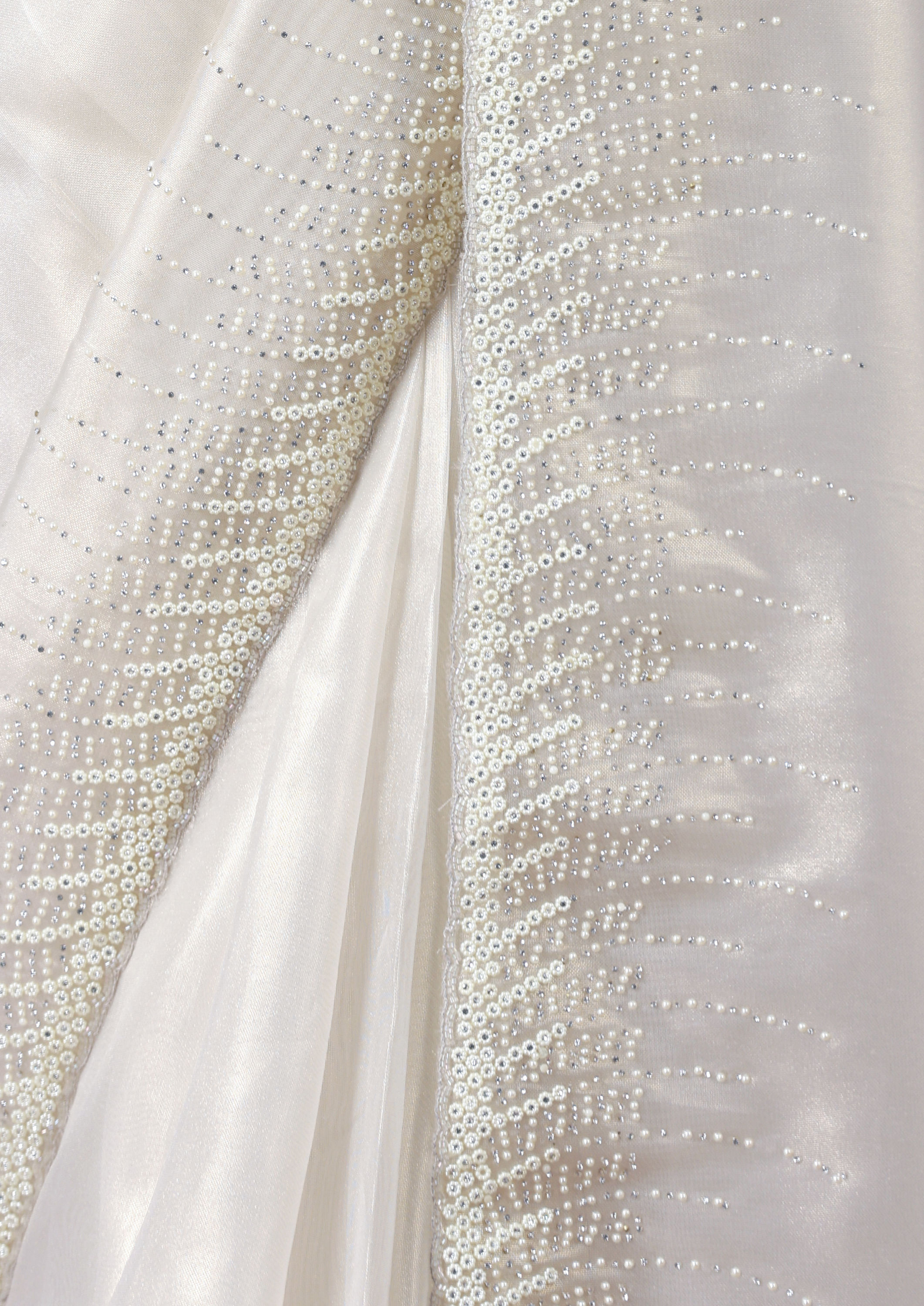 Twamev Women Creamy Sheen Organza Saree