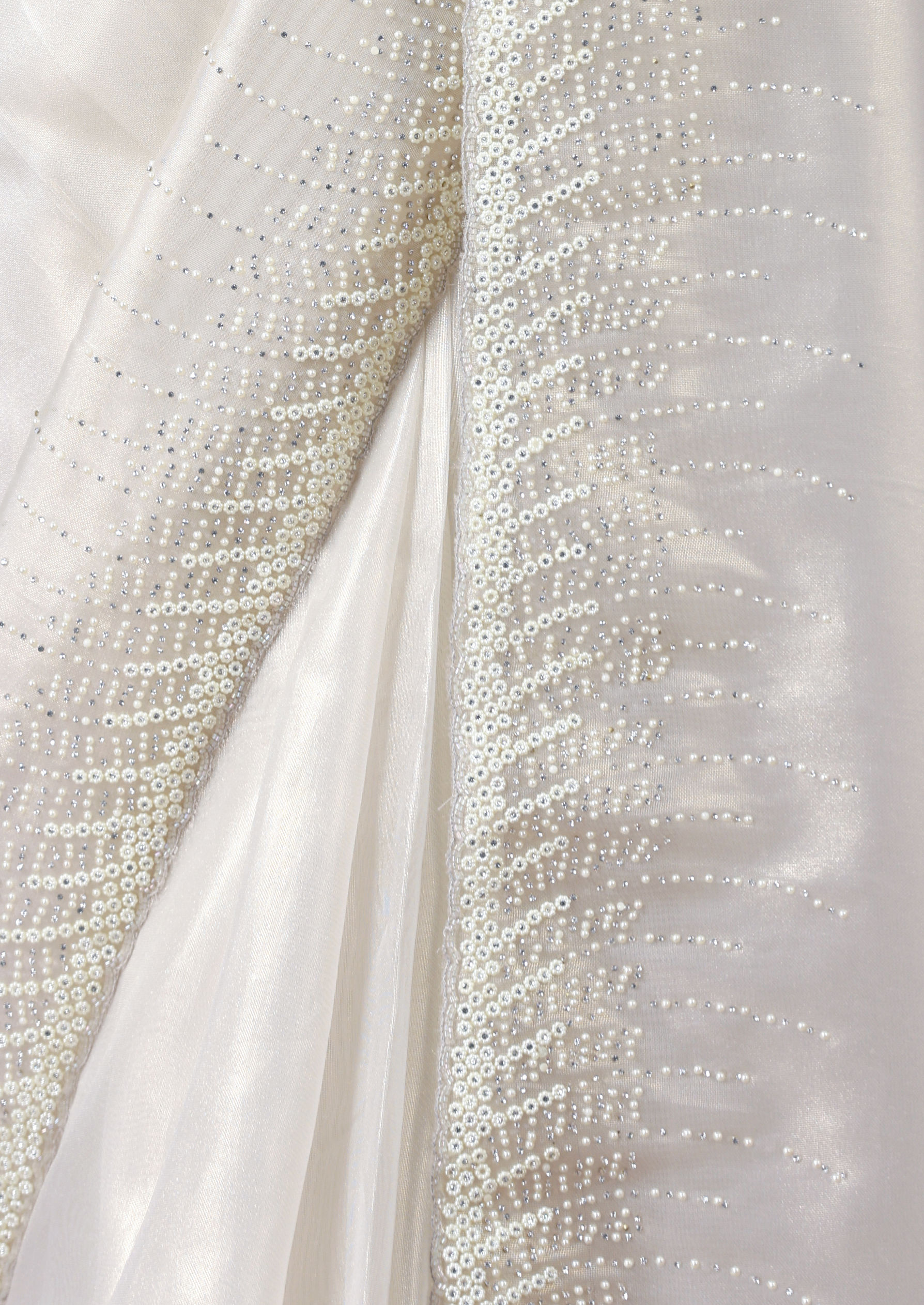 Twamev Women Creamy Sheen Organza Saree