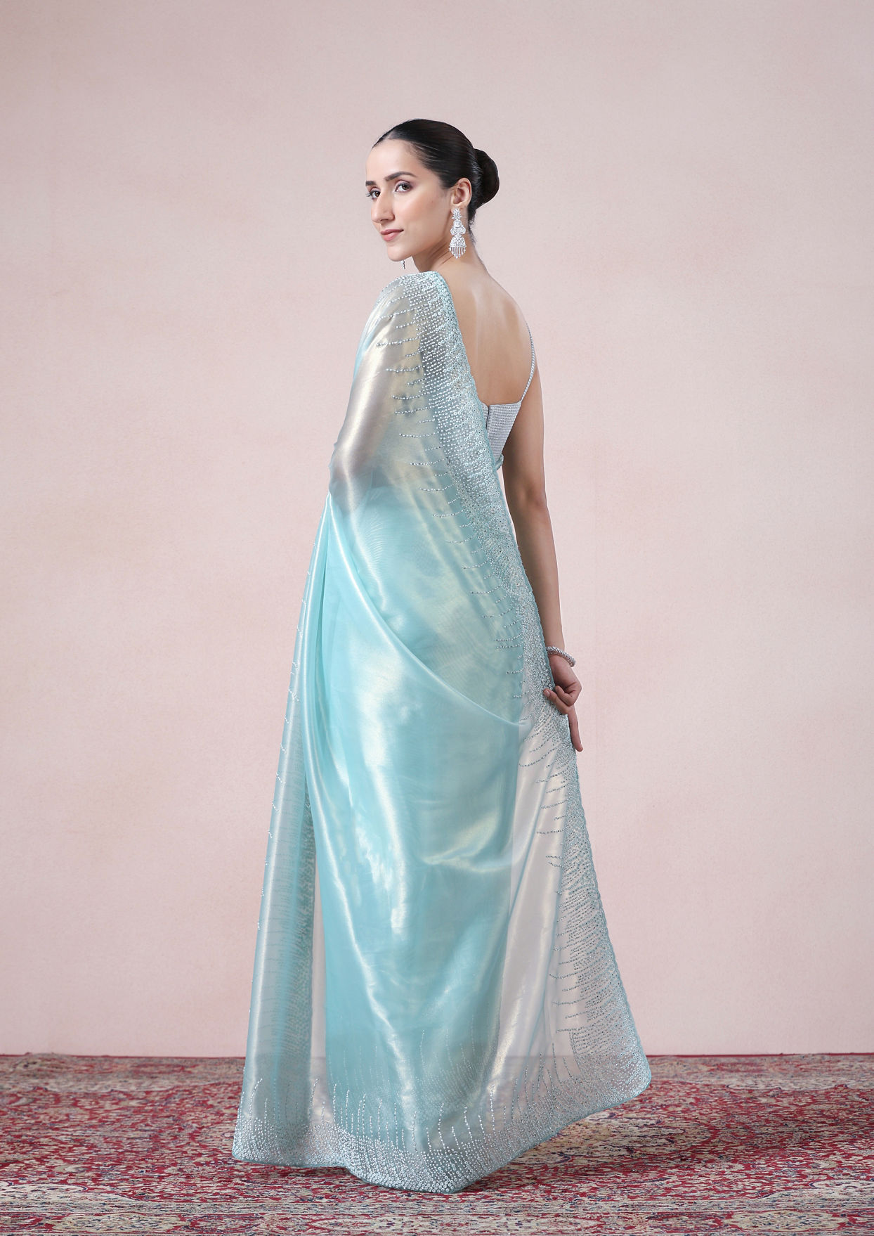 alt message - Twamev Women Sophisticated Sea Green Organza Saree image number 2