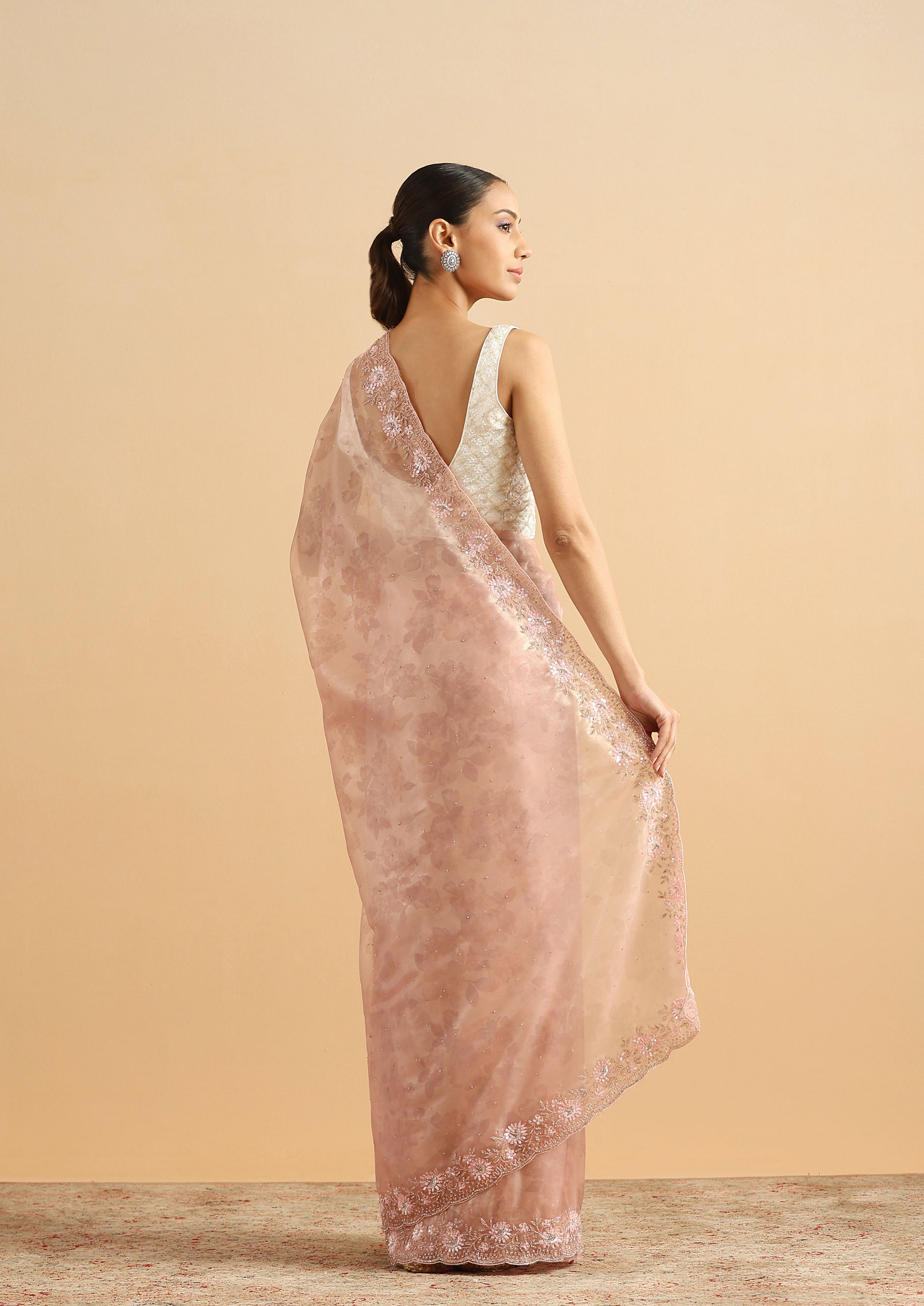 Twamev Women Floral Fawn Pink Organza Saree