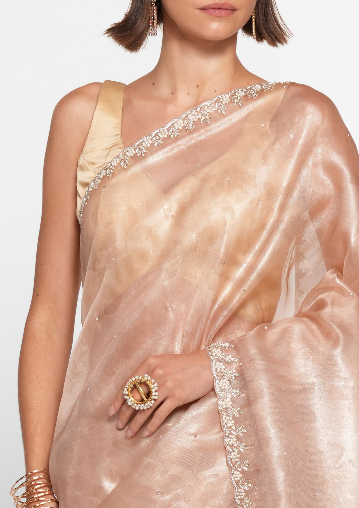 alt message - Twamev Women Peach Elegance Organza Saree image number 1