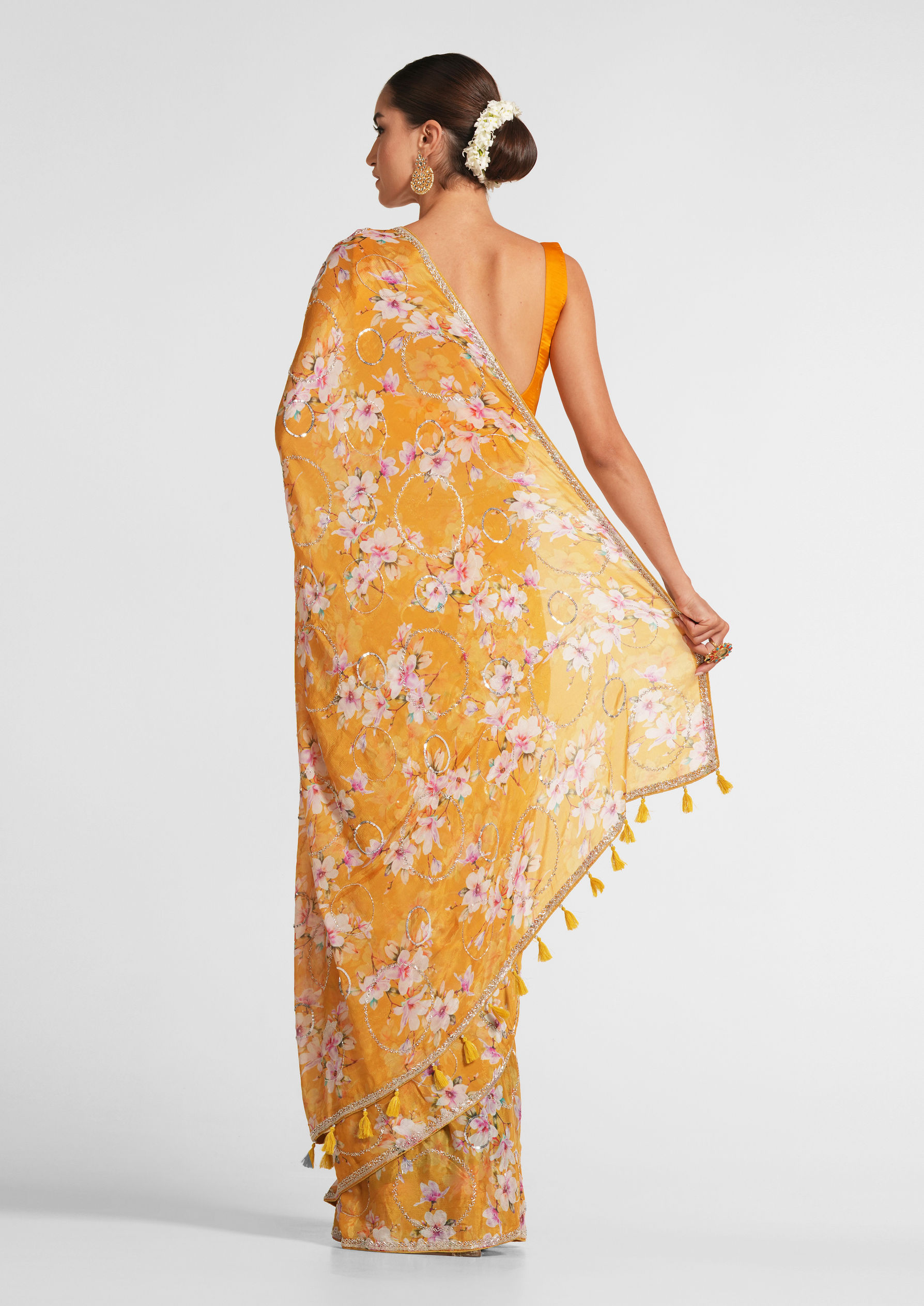 Twamev Women Vivacious Yellow Georgette Saree