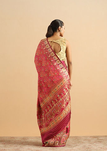 alt message - Twamev Women Royal Blossom Rani Pink Saree image number 2