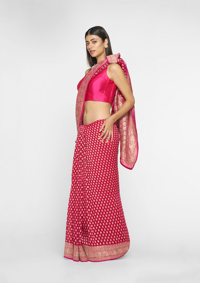 Twamev Women Ravishing Rani Georgette Saree