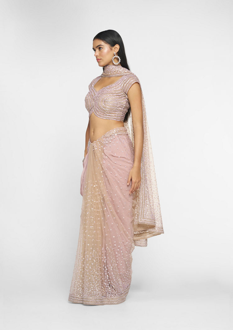 alt message - Twamev Women Beige Mastery Elegance Saree image number 2