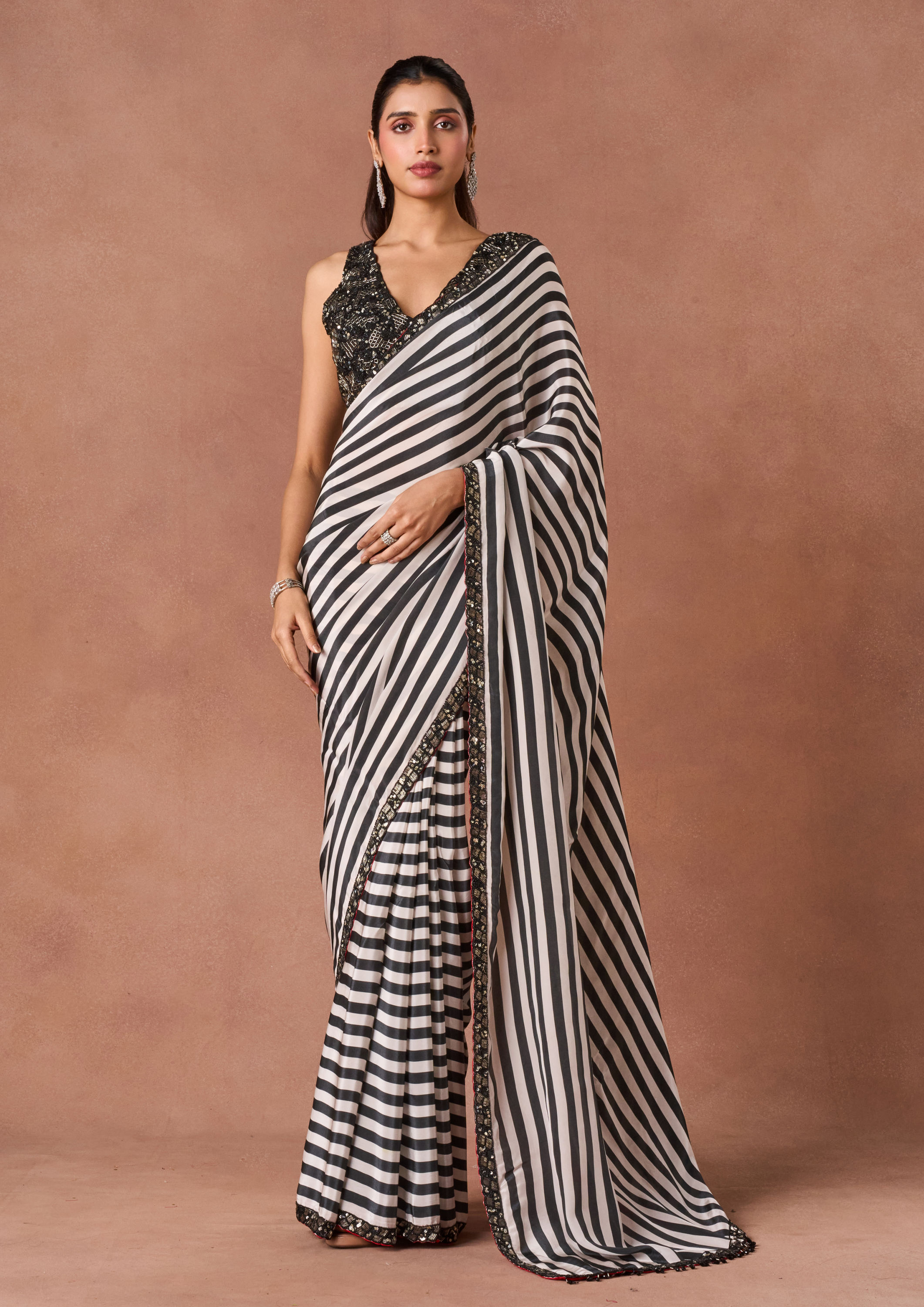 Twamev Women Noir Sequin Saree