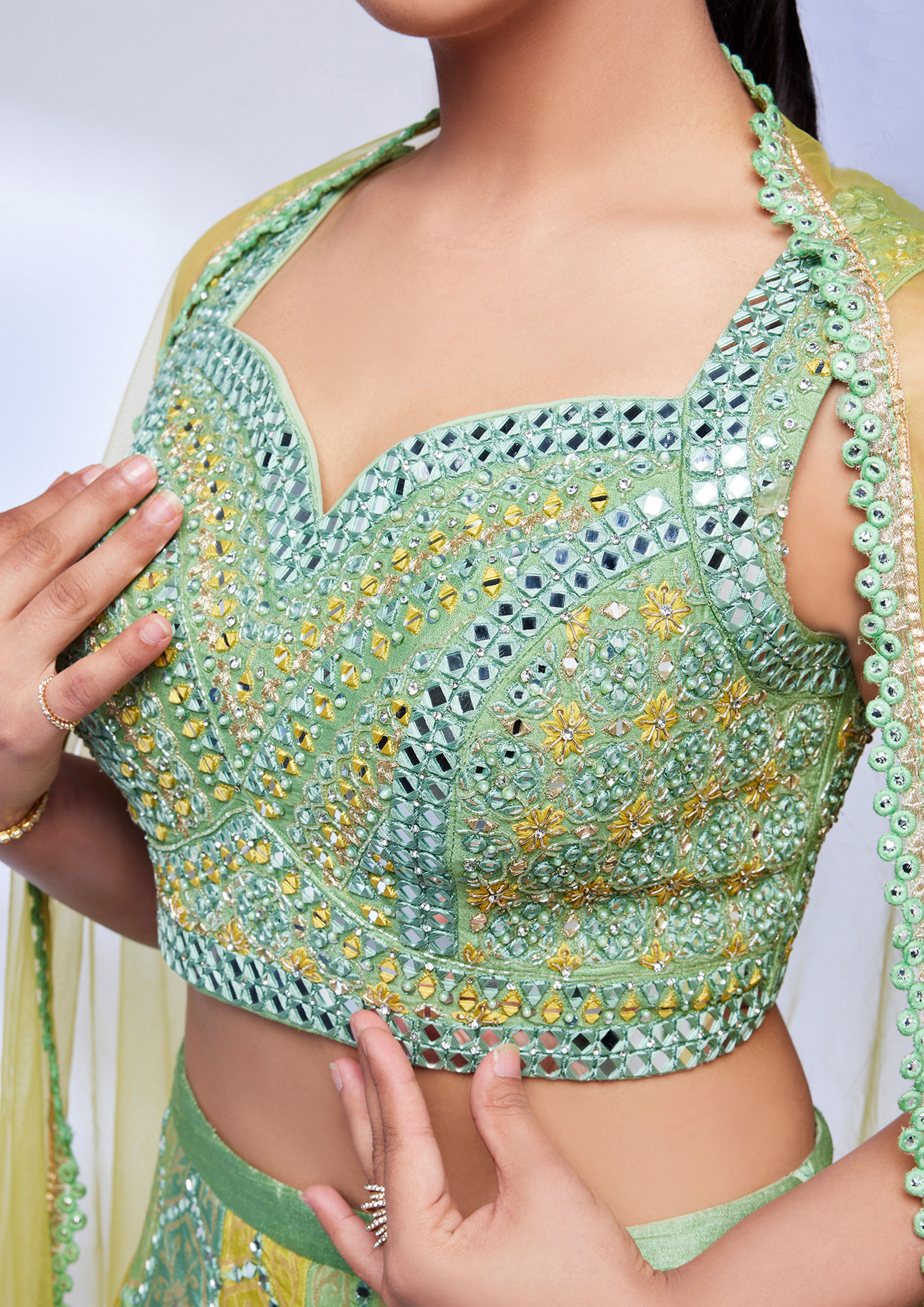 alt message - Twamev Women Yellow and Pista Green Bel Buti Hexagon Patterned Skirt Top image number 3