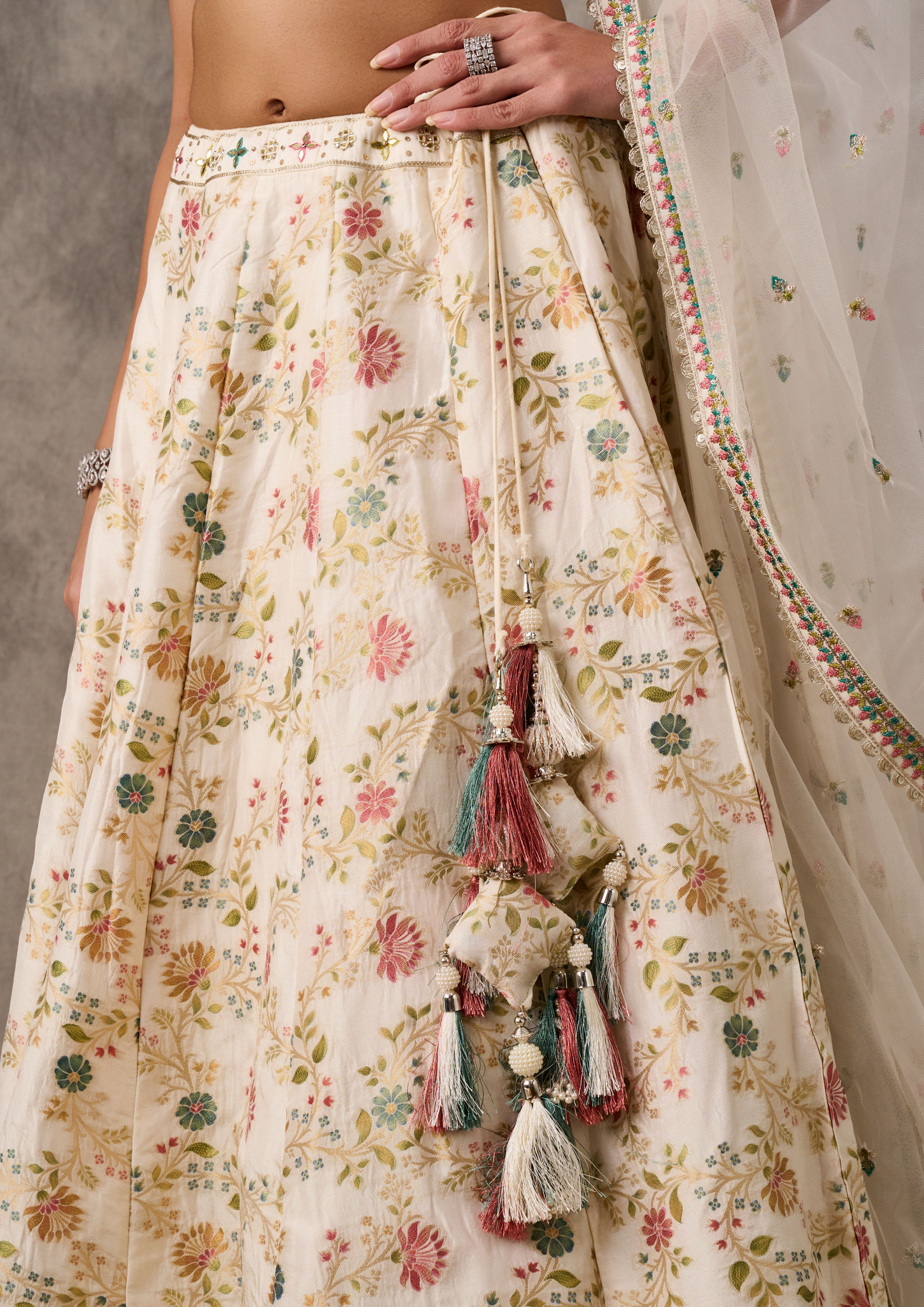 Twamev Women Royal Cream Elegance Skirt Top