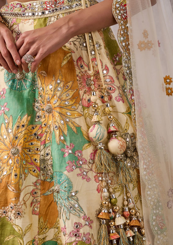 Twamev Women Creamy Majesty Lehenga