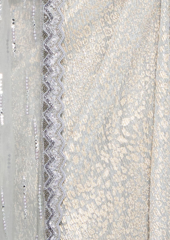 Twamev Women Grey Net Saree with Belt image number 3