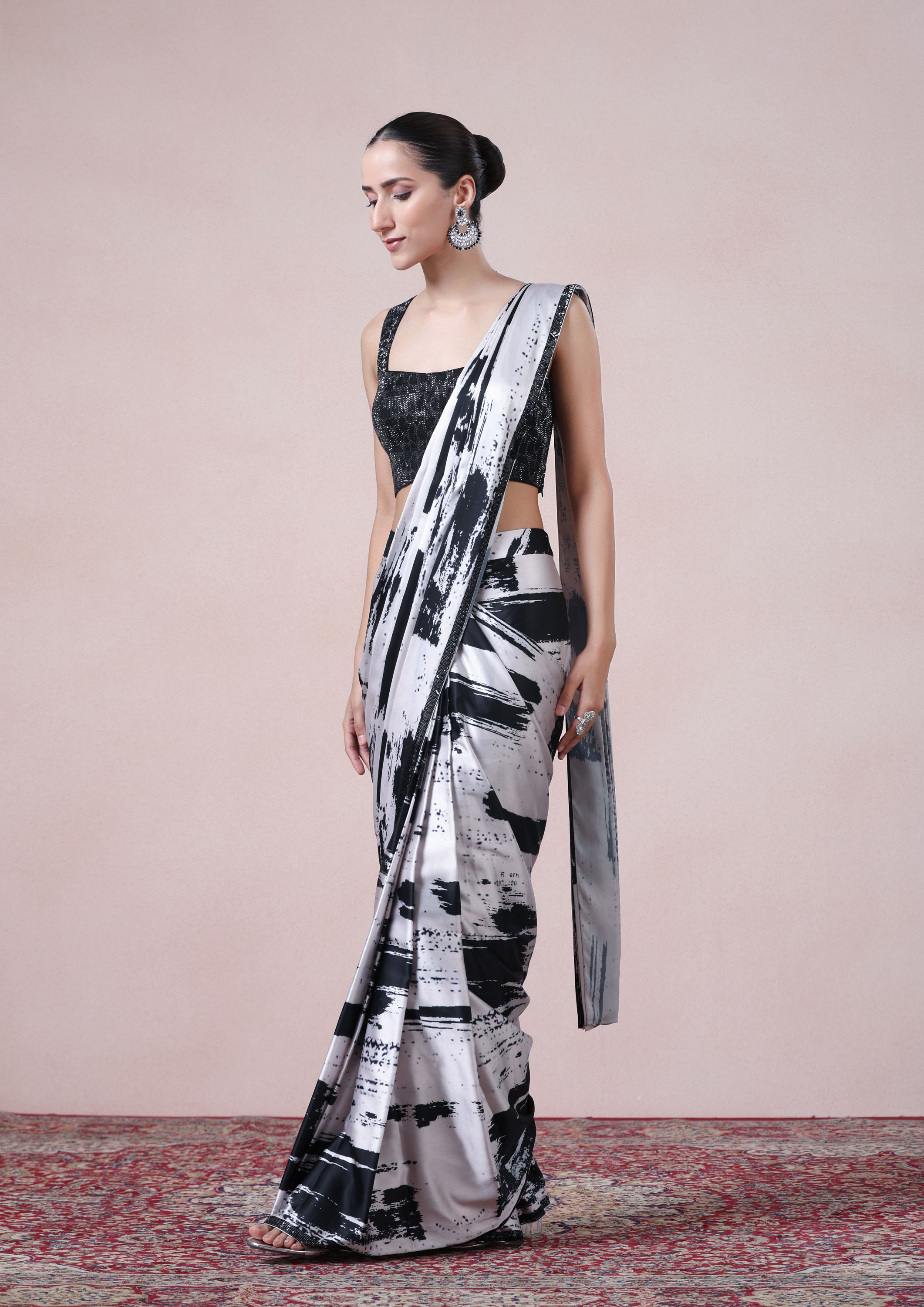 Twamev Women Black and Cream Fusion Satin Saree