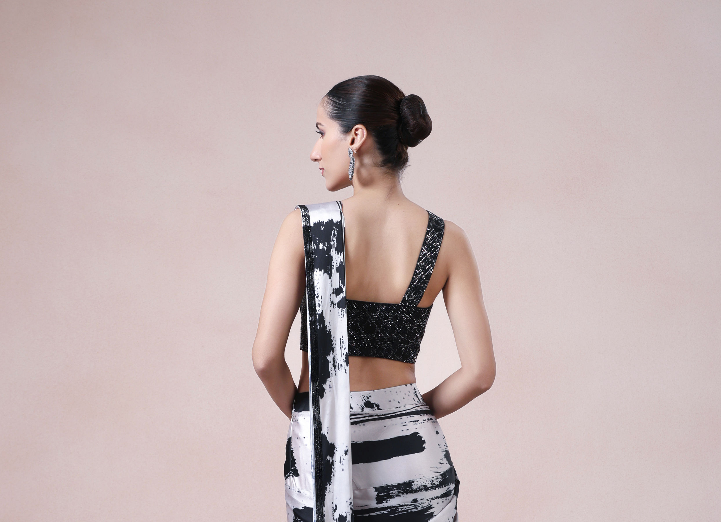 Twamev Women Black & Cream Satin Abstract Printed Draped Saree